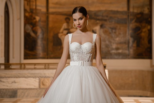 https://elisebride.ro/images/stories/virtuemart/product/15 Taylor       (2).jpg
